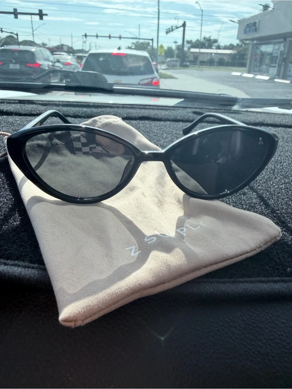 Z Supply Black Slim Cat-Eye polarized Sunglasses